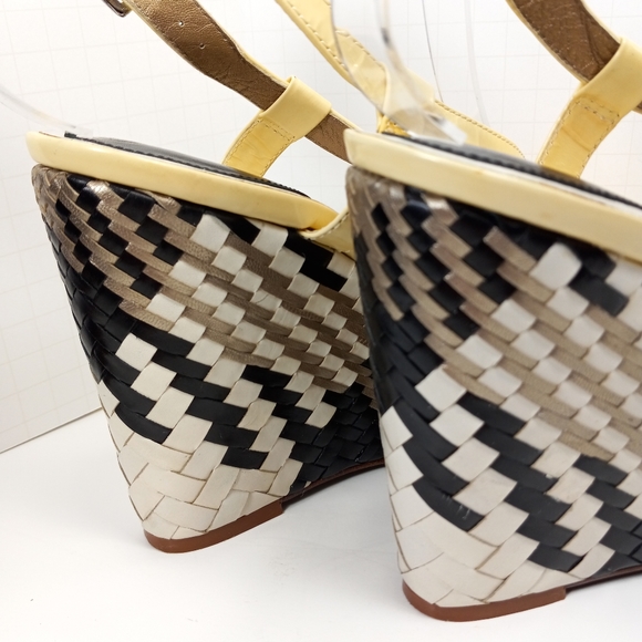 COLE HAAN & Nike Air Genevieve Pale Yellow Patent Sandals w/ Bold Woven Plat… - Picture 4 of 15